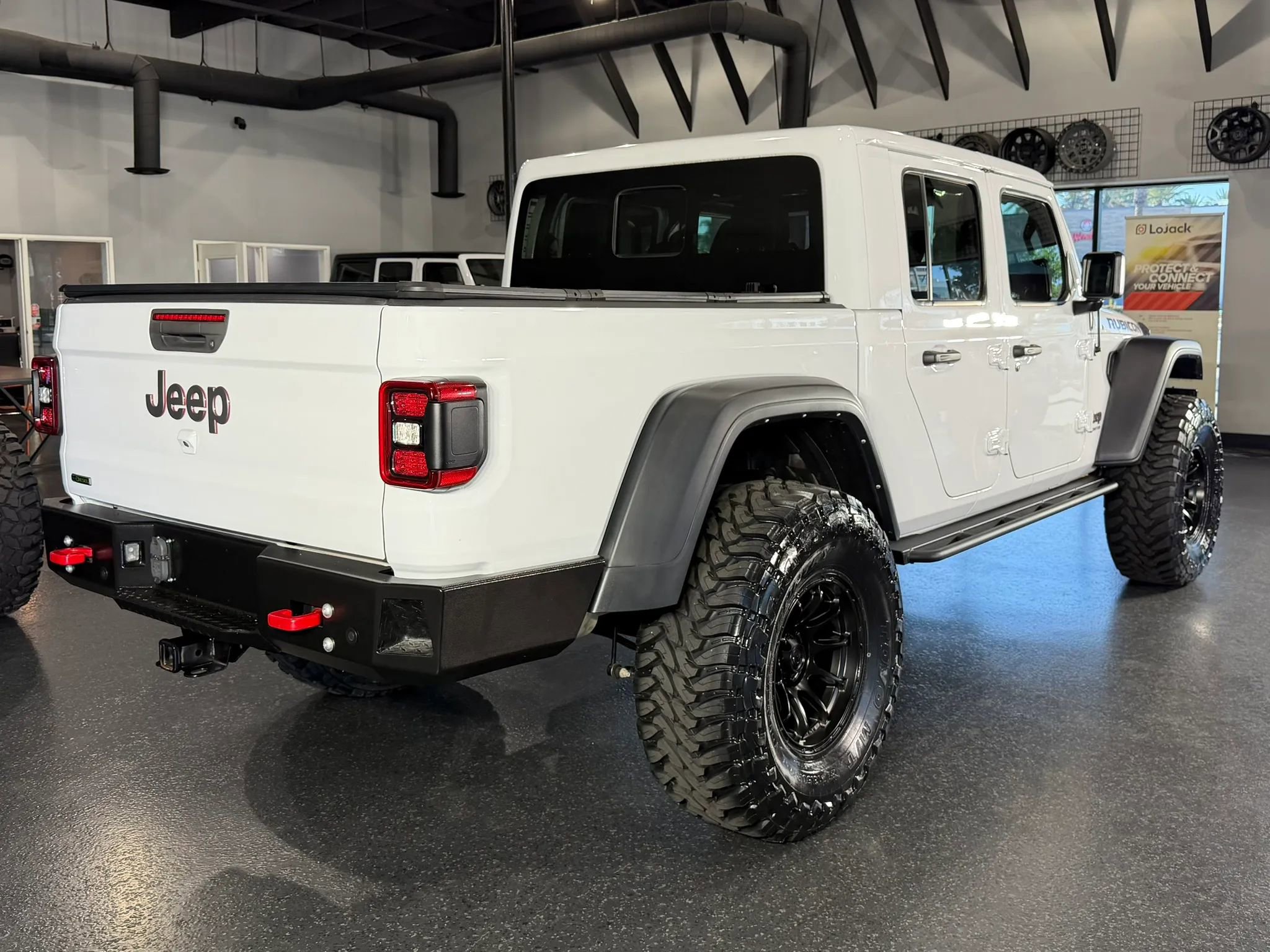 Used 2021 Jeep Gladiator Rubicon AWD/4WD image 15