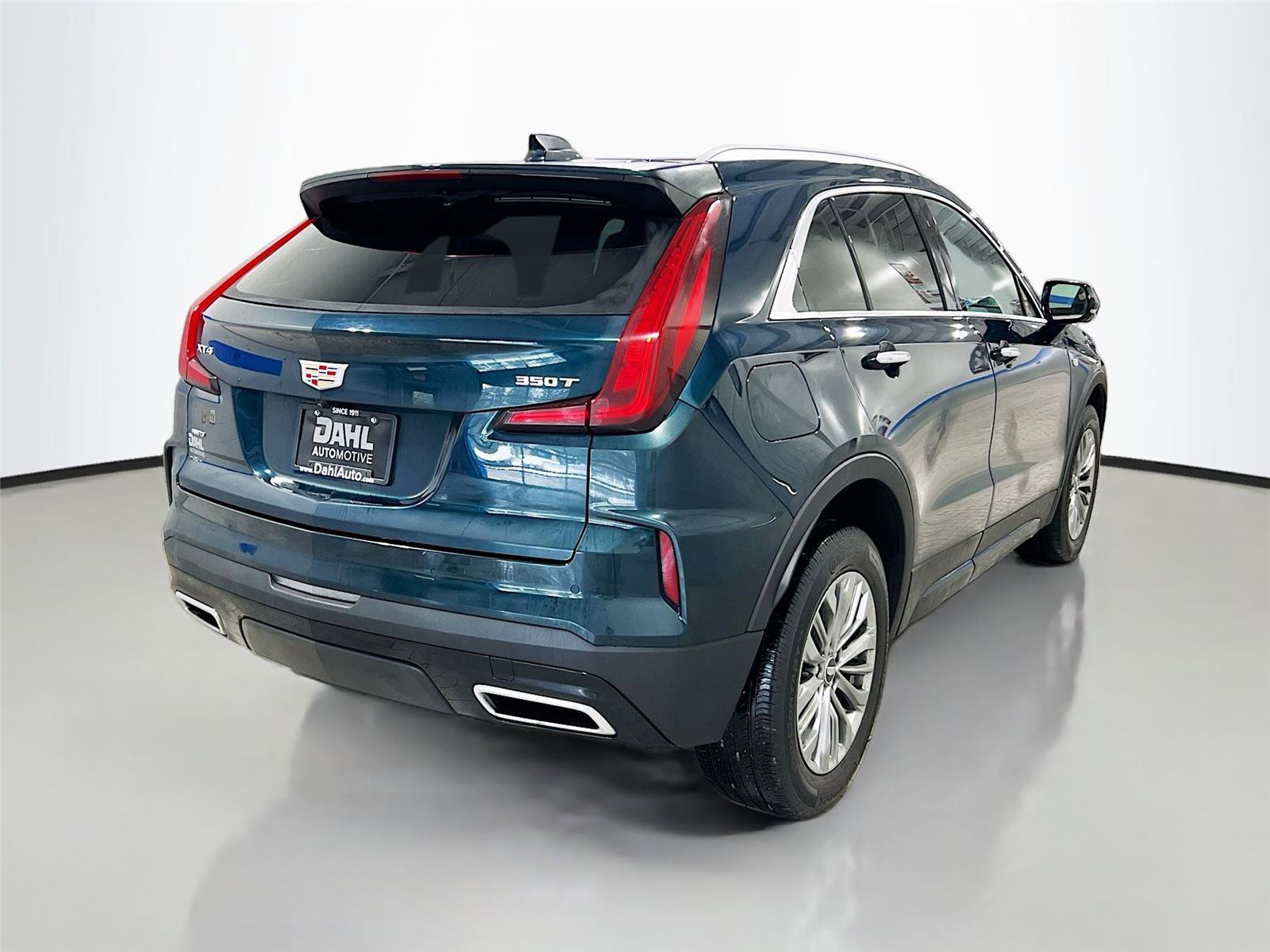 Used 2025 Cadillac XT4 Premium Luxury image 7