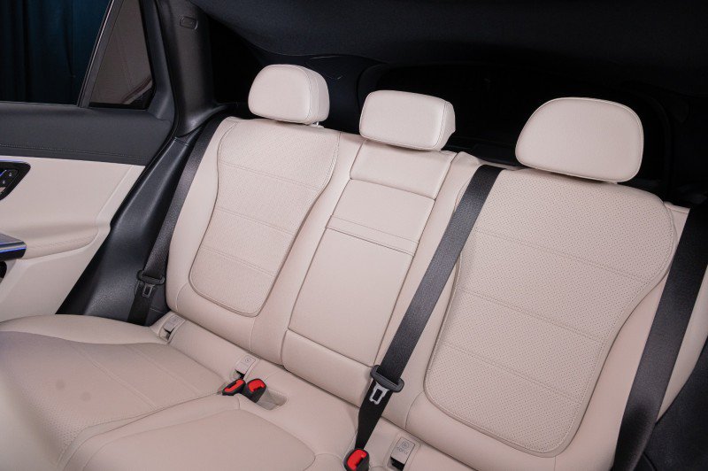 Used 2025 Mercedes-Benz GLC 300 image 15