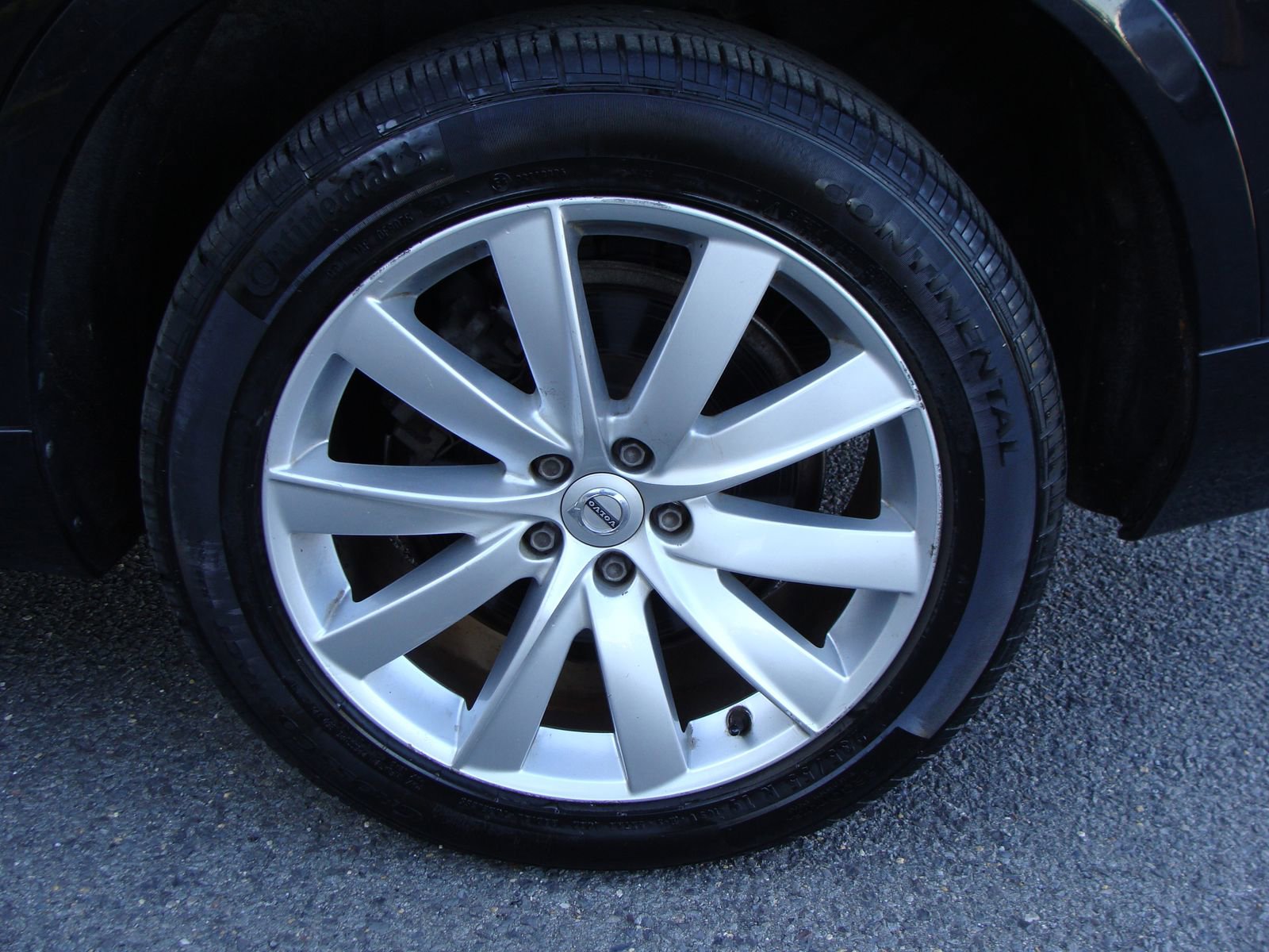 Used 2016 Volvo XC90 T6 Momentum w/ Momentum Plus Package image 34