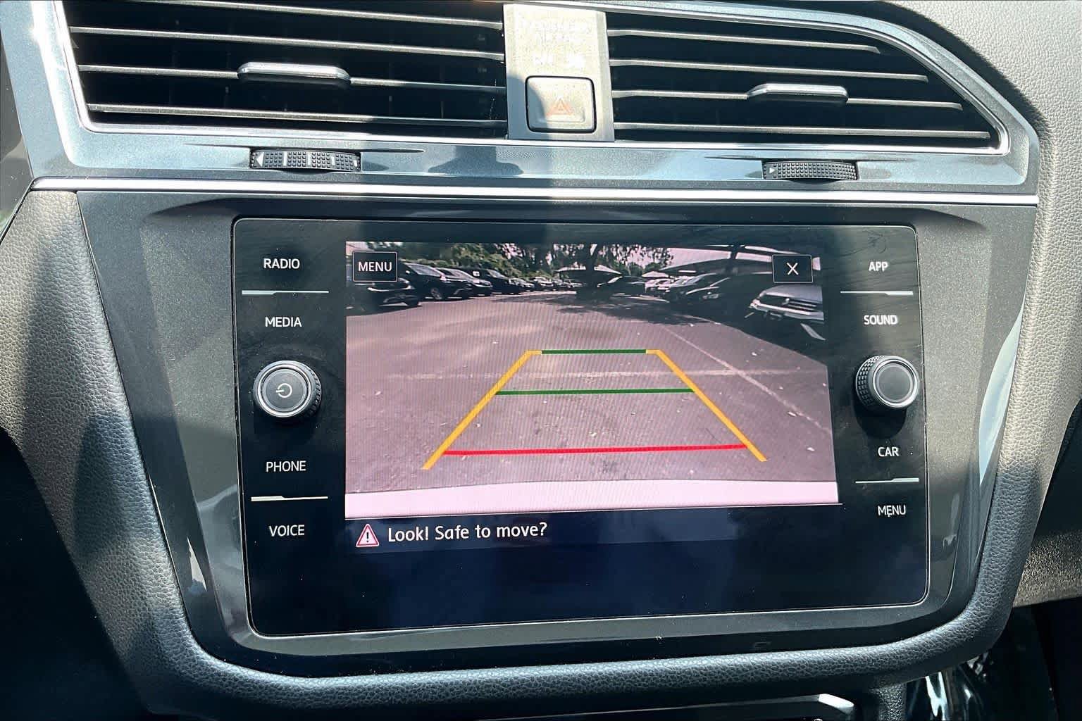 Used 2019 Volkswagen Tiguan SE w/ Panoramic Sunroof Package FWD image 27