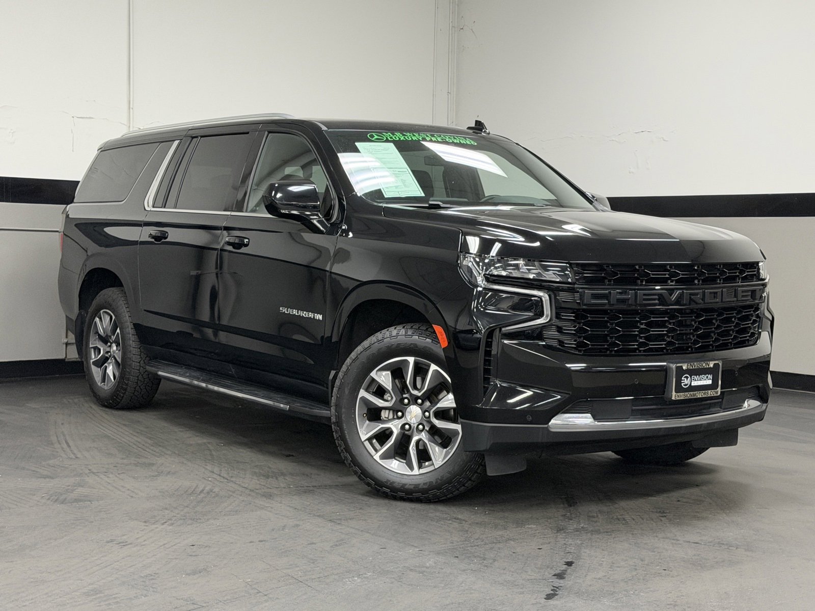 Used 2023 Chevrolet Suburban LS image 2