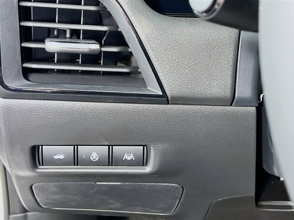 New 2026 Nissan Sentra SR w/ SR Premium Package image 9