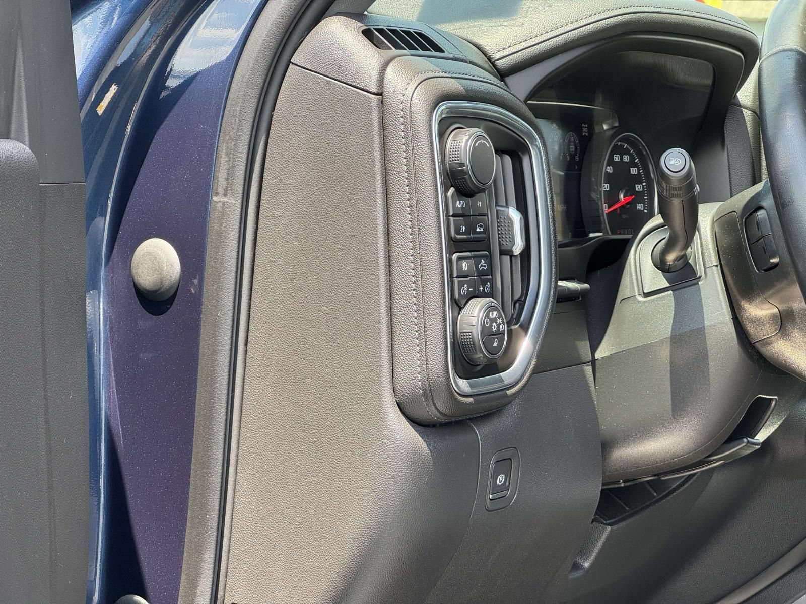 Used 2019 Chevrolet Silverado 1500 LTZ w/ LTZ Plus Package AWD/4WD image 13