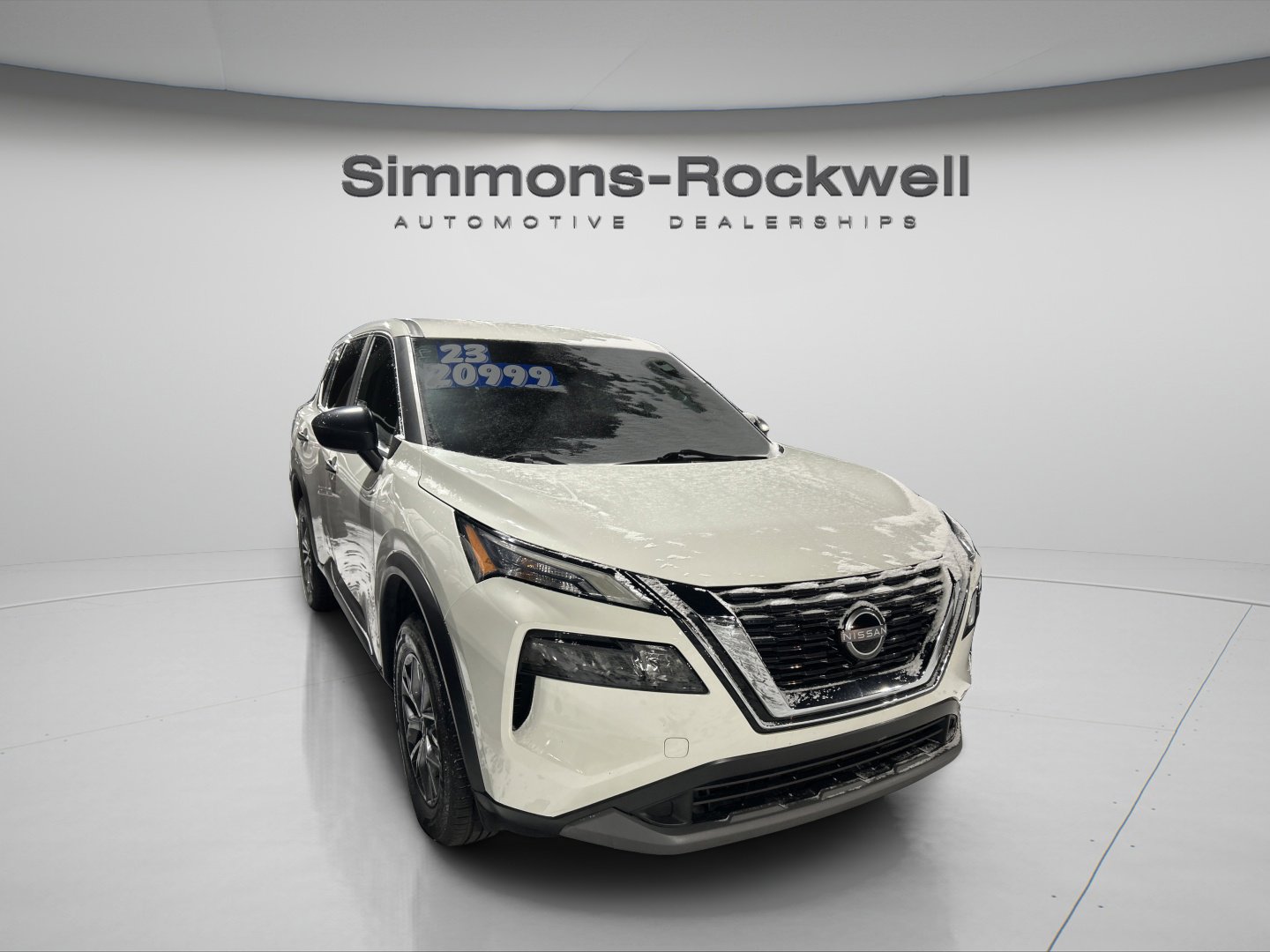 Used 2023 Nissan Rogue S image 2