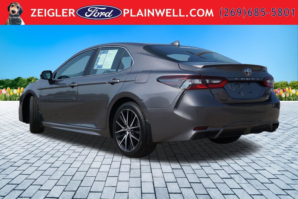 Used 2022 Toyota Camry SE w/ Cold Weather Package AWD/4WD image 3