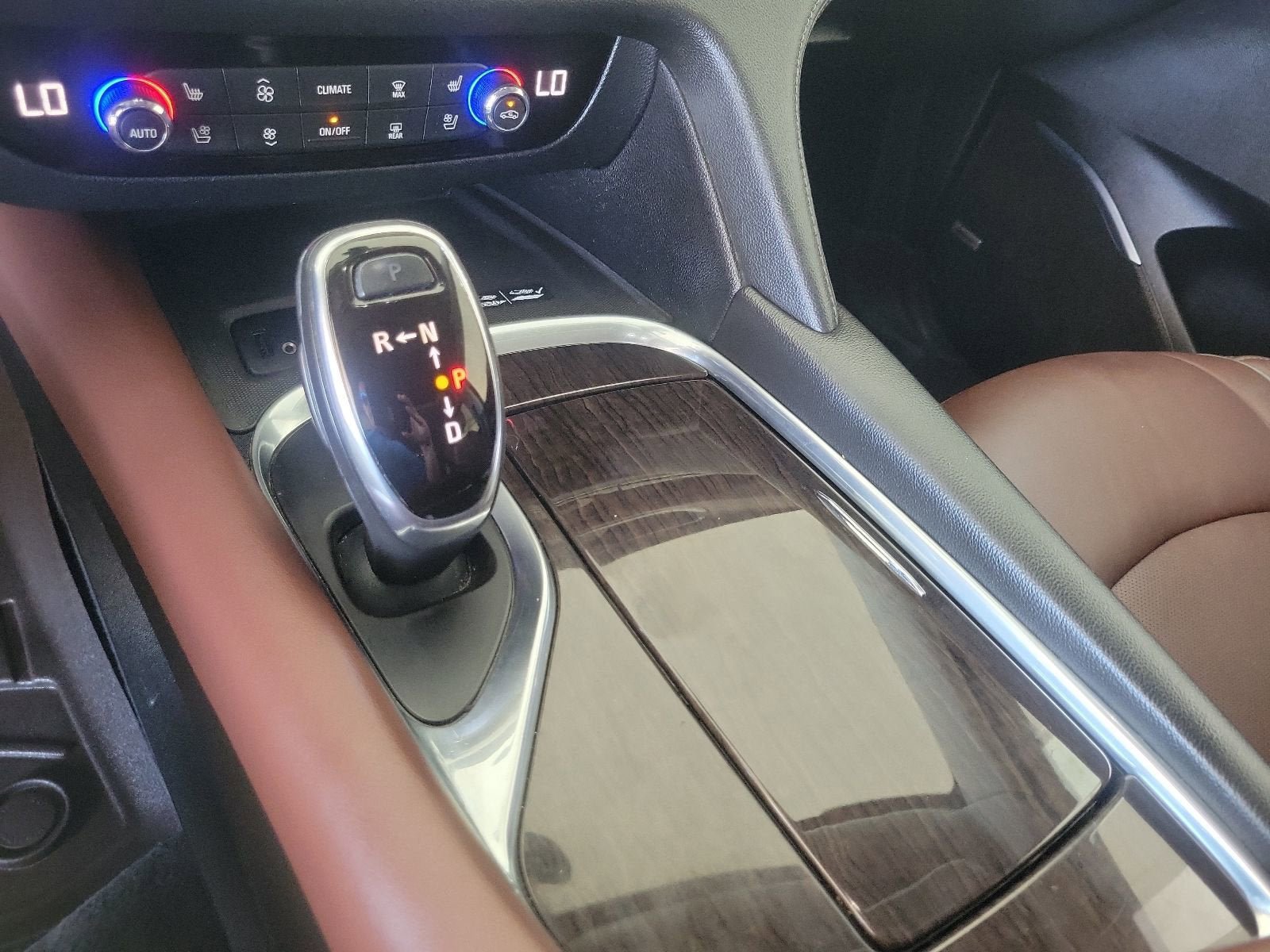 Used 2019 Buick Enclave Avenir w/ Avenir Technology Package AWD/4WD image 21