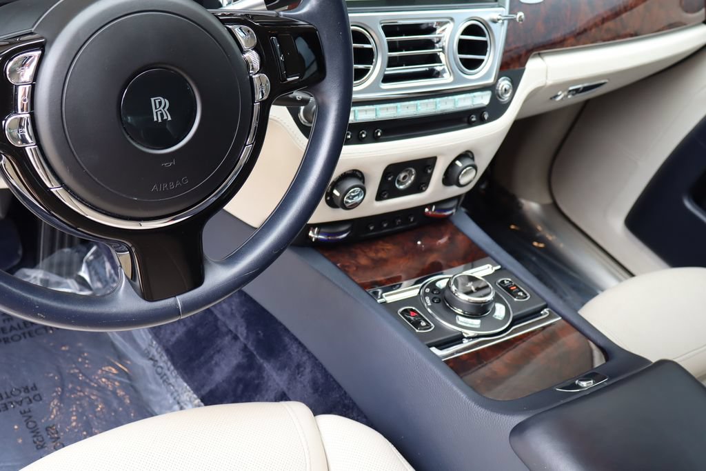 Used 2016 Rolls-Royce Ghost RWD image 14