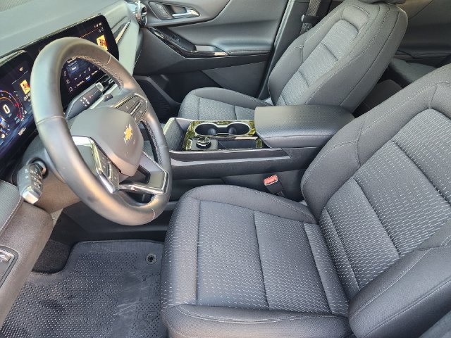 Used 2026 Chevrolet Equinox LT FWD image 4