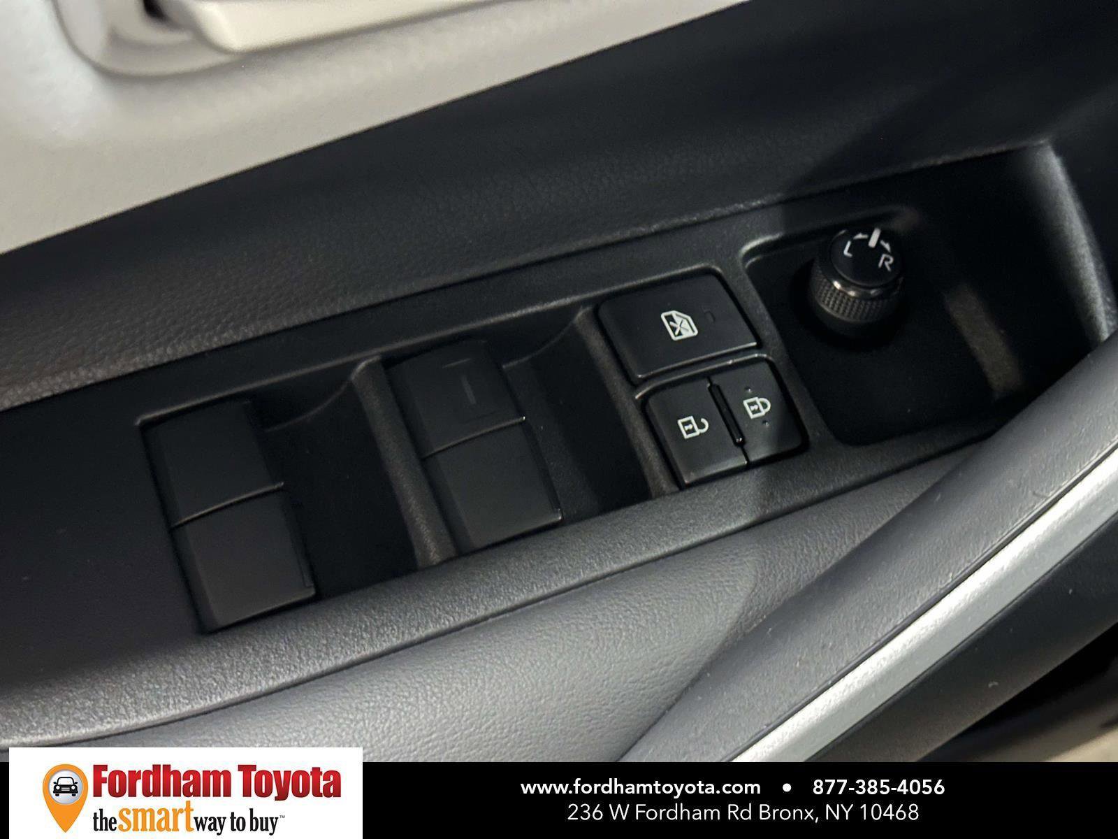 Used 2023 Toyota Corolla SE AWD/4WD image 16