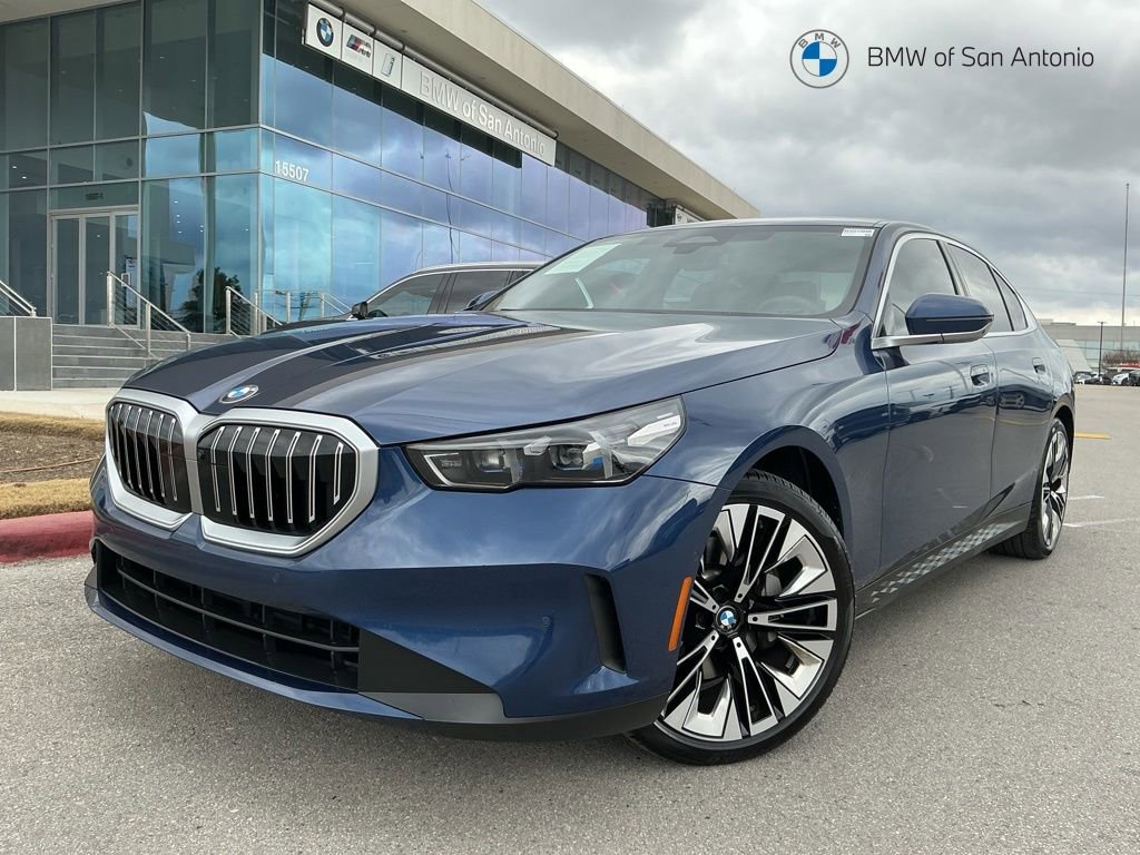Certified 2025 BMW 530i w/ Premium Package RWD image 1