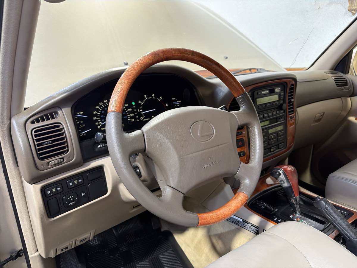 Used 2000 Lexus LX 470 4WD image 17