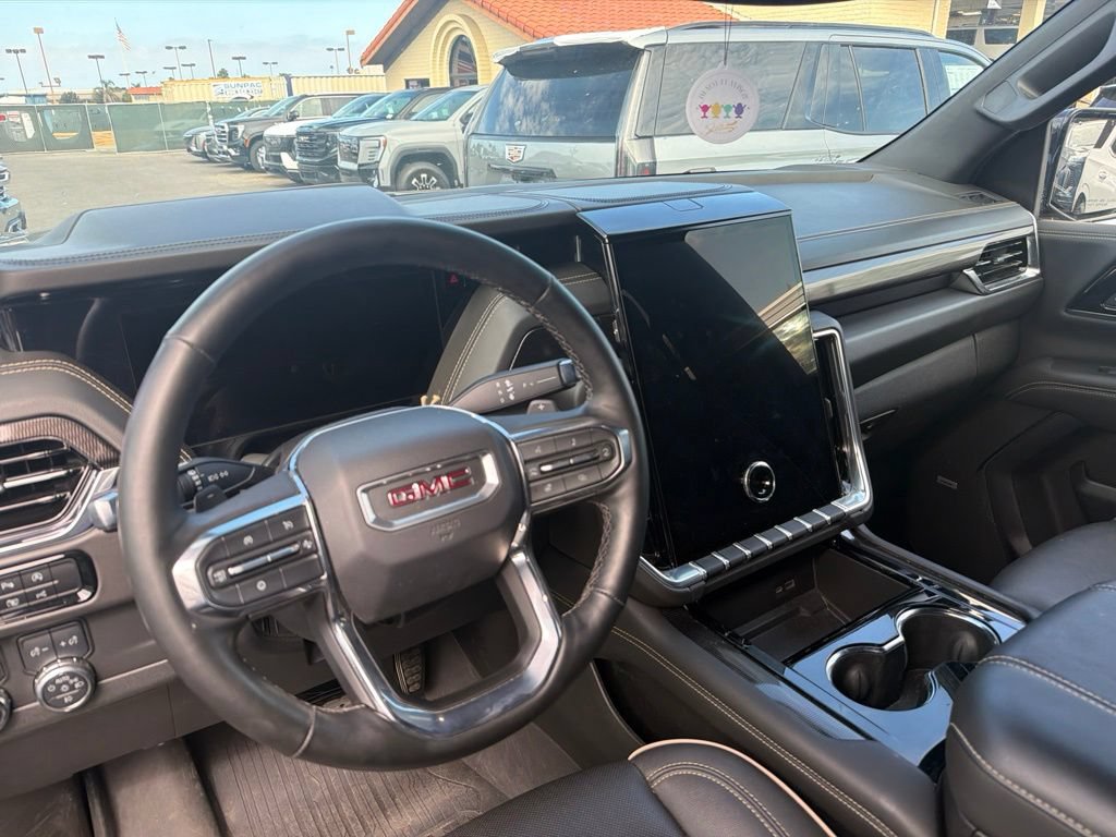 Certified 2025 GMC Yukon XL Elevation w/ LPO, Elevation Black Package AWD/4WD image 10