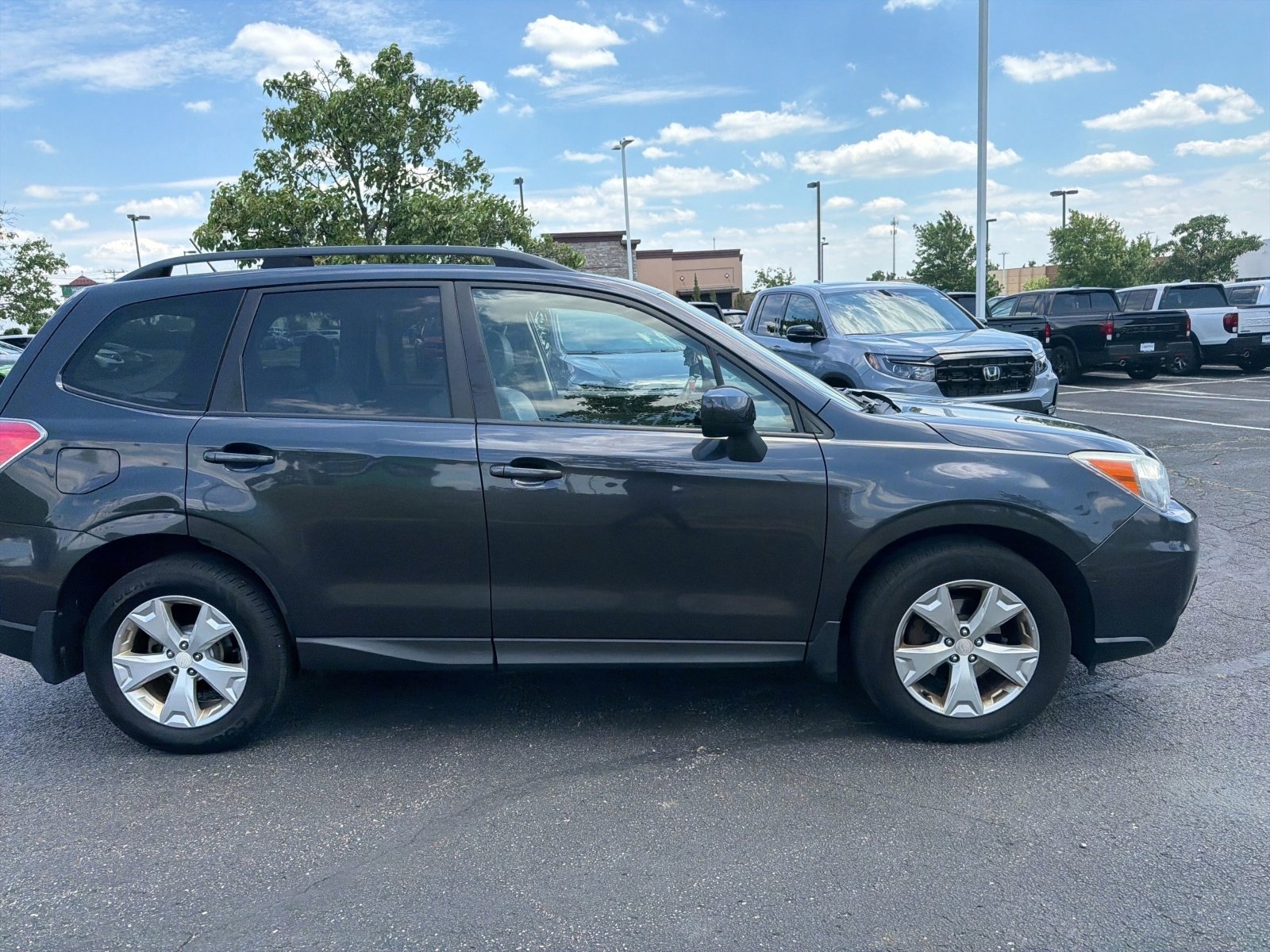 Used 2015 Subaru Forester 2.5i Premium w/ All-Weather Package AWD/4WD image 14