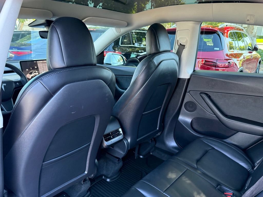 Used 2022 Tesla Model Y Long Range AWD/4WD image 25