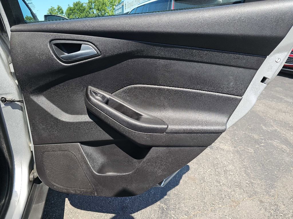 Used 2012 Ford Focus SE image 48