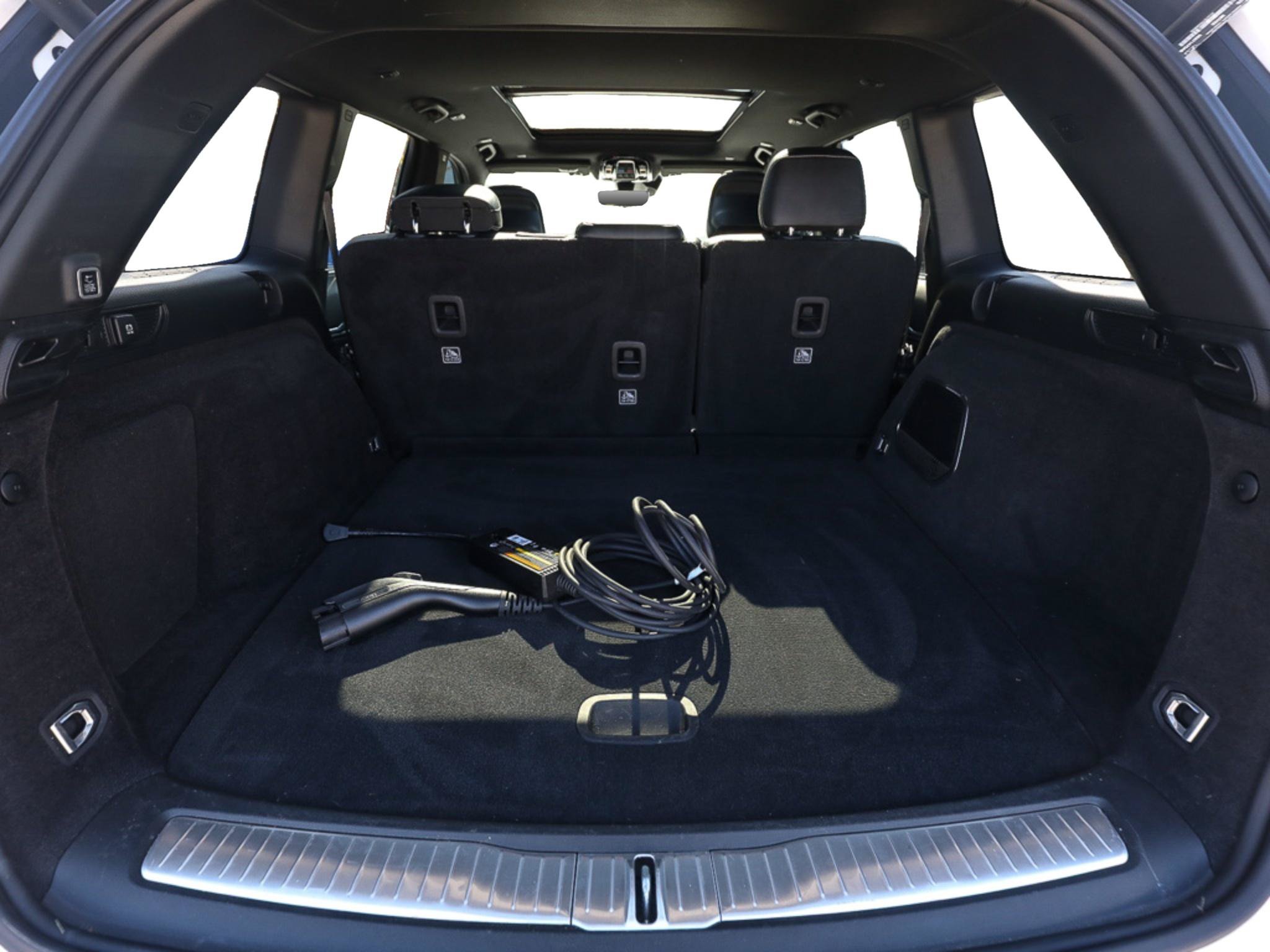 Used 2022 Jeep Grand Cherokee Overland w/ Advanced Protech Group III AWD/4WD image 6