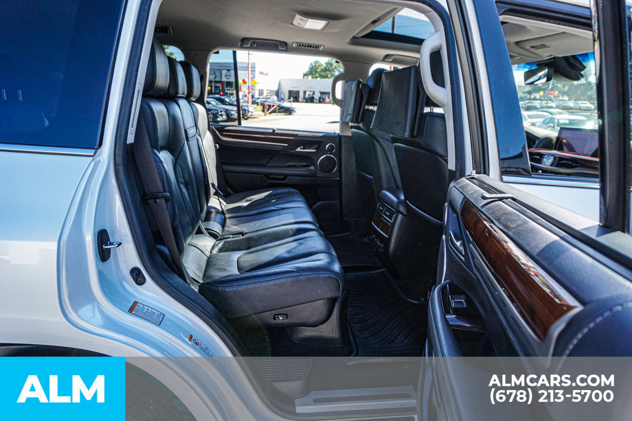 Used 2019 Lexus LX 570 4WD w/ Luxury Package image 23