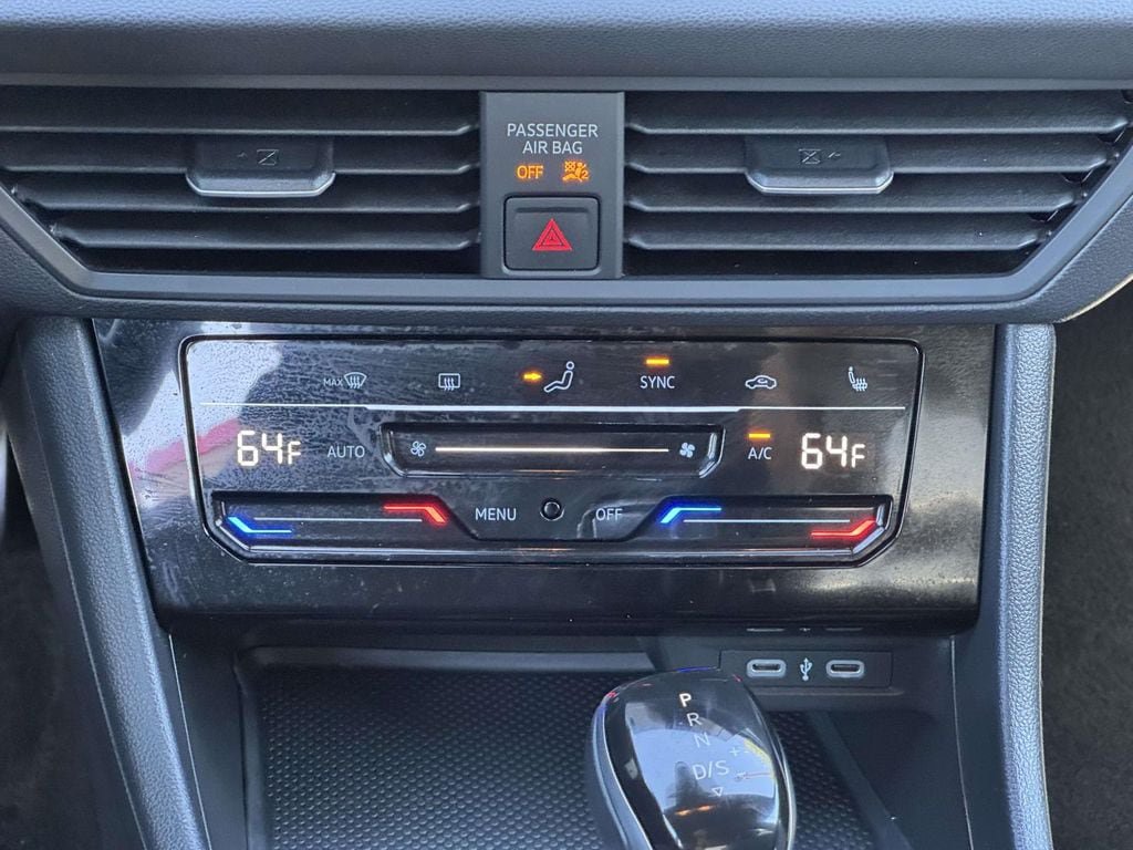 Used 2025 Volkswagen Jetta Sport FWD image 5
