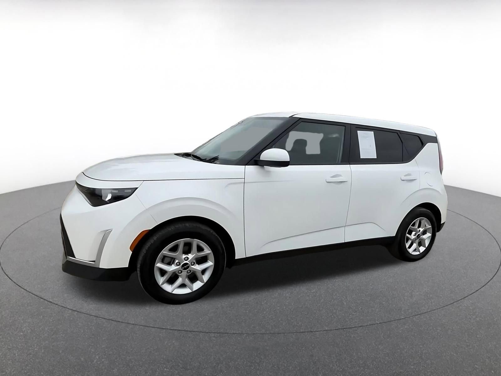 Used 2025 Kia Soul LX w/ LX Technology Package image 8
