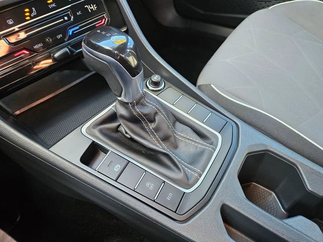 Used 2025 Volkswagen Jetta Sport image 29