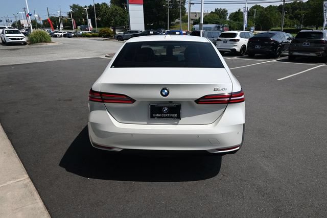 Used 2025 BMW 530i w/ Premium Package RWD image 12