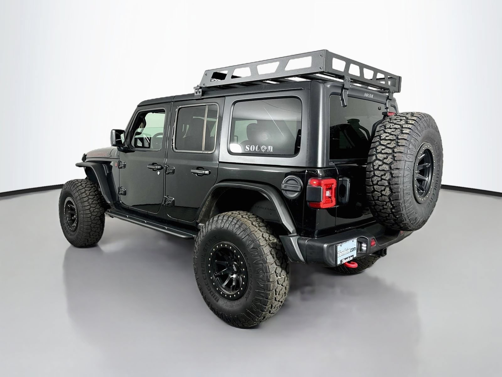Used 2025 Jeep Wrangler Unlimited Rubicon AWD/4WD image 6