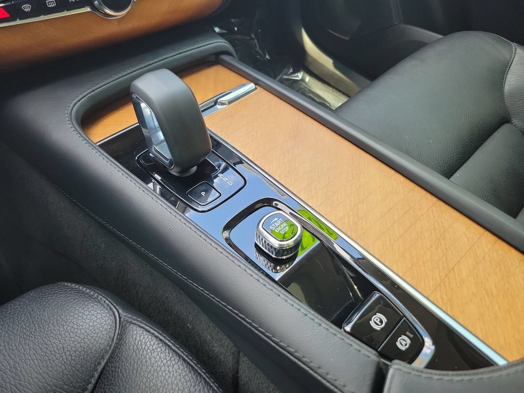 Used 2023 Volvo XC90 B6 Plus w/ Protection Package Premier AWD/4WD image 33