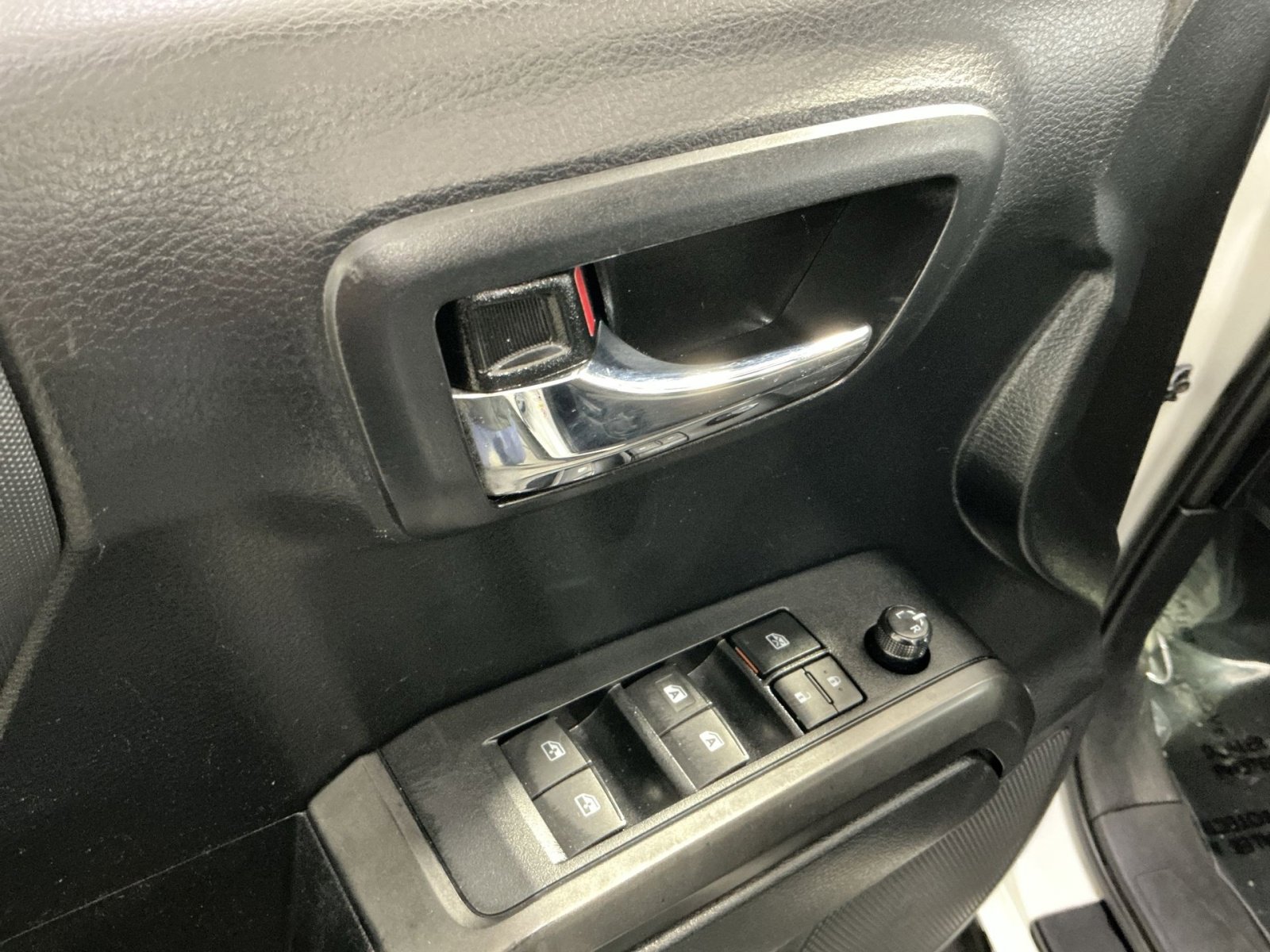 Used 2019 Toyota Tacoma TRD Off-Road AWD/4WD image 16