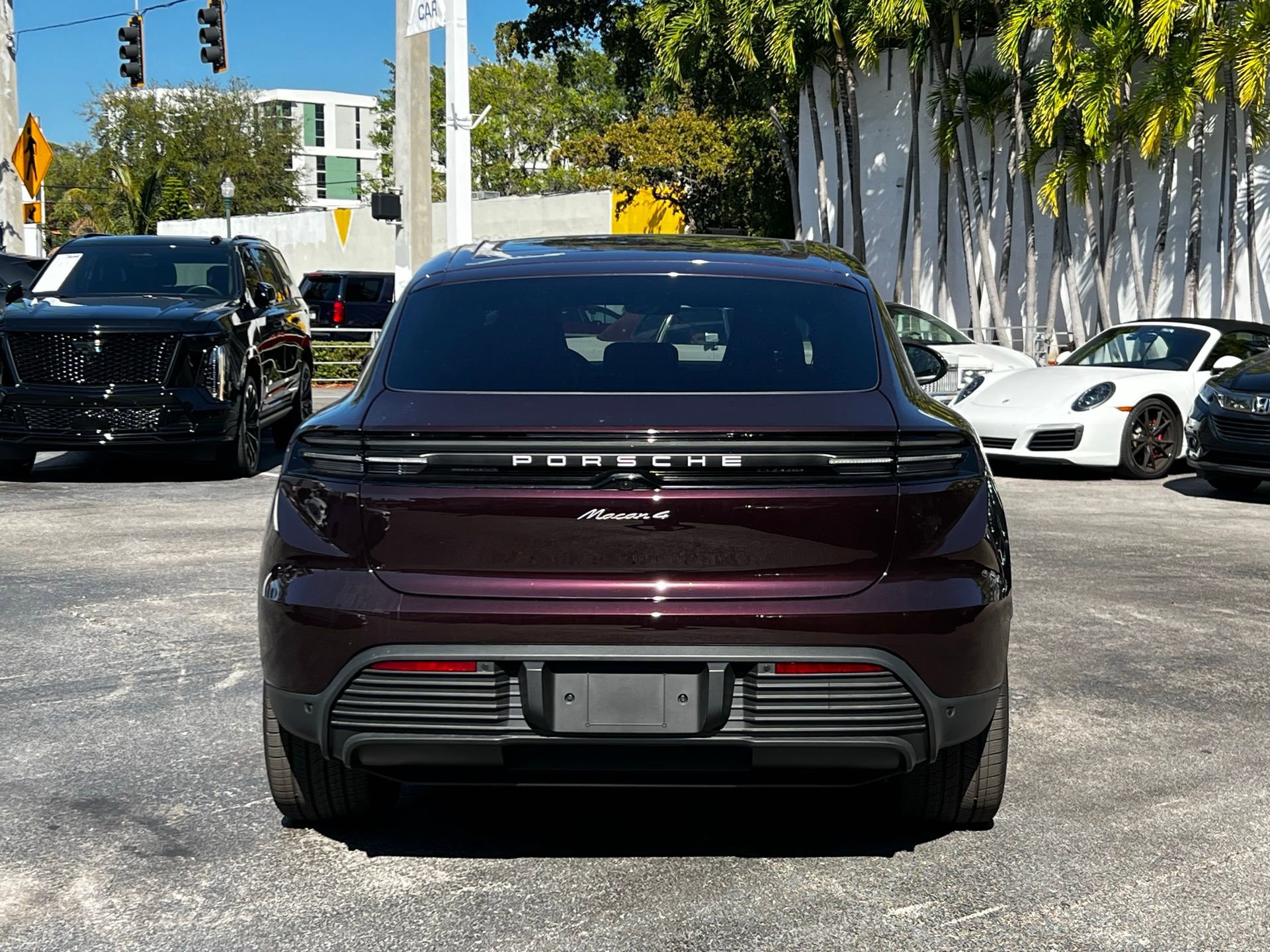 Used 2025 Porsche Macan 4 Electric image 11