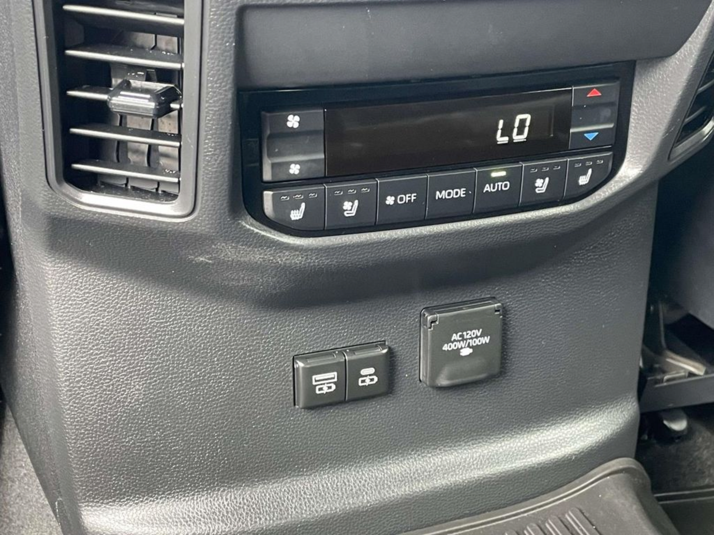 Used 2024 Toyota Sequoia Platinum RWD image 29