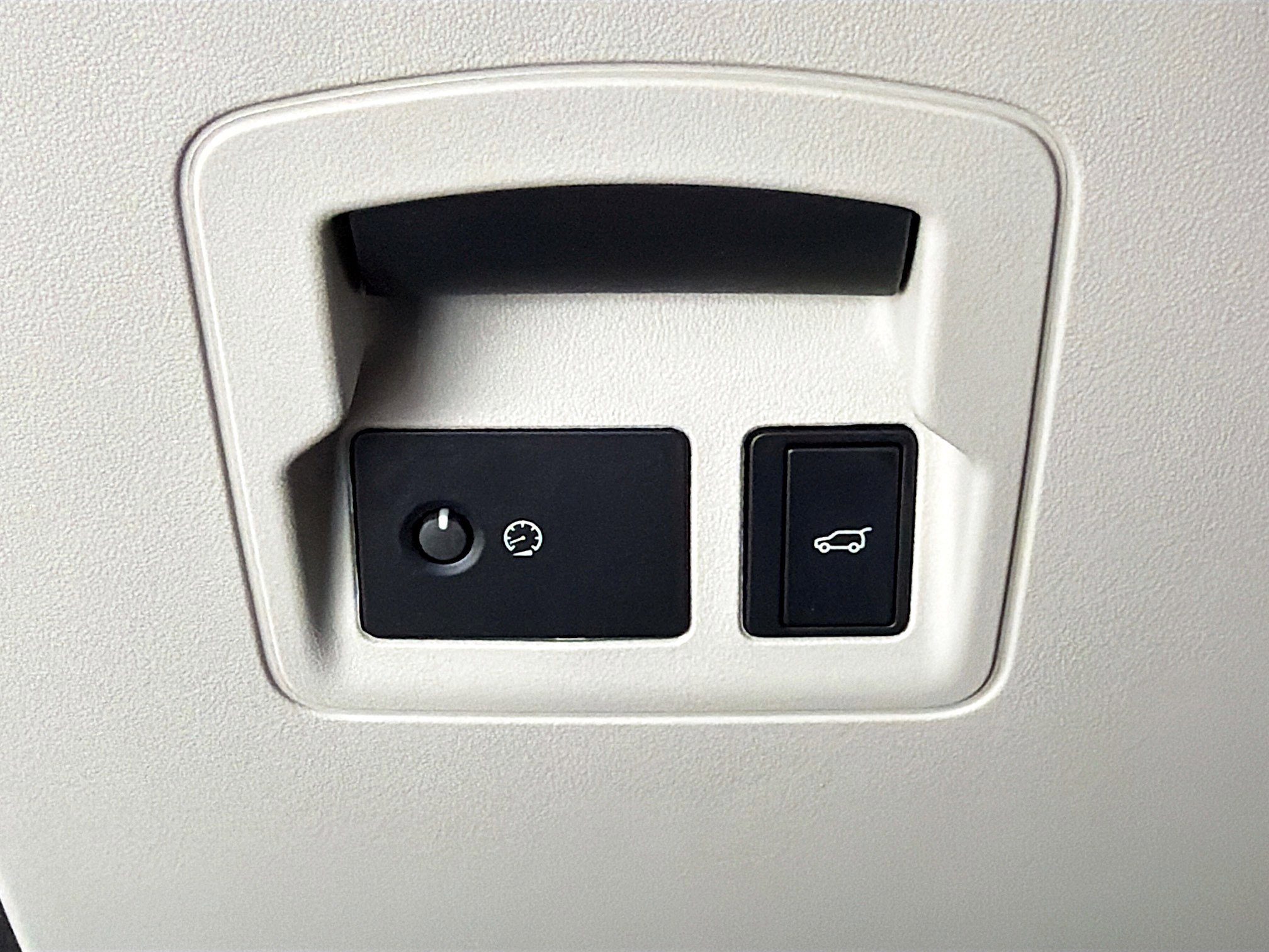 Used 2022 Land Rover Range Rover Velar R-Dynamic S image 36