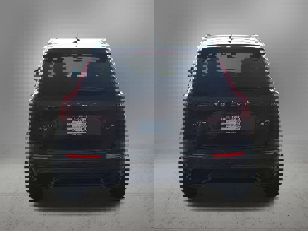 Used 2026 Volvo XC60 B5 Ultra w/ Protection Package Premier image 5