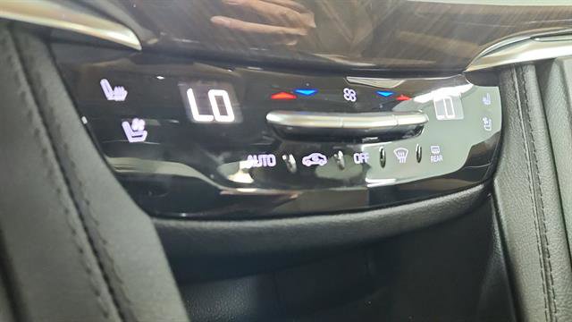 Used 2024 Cadillac XT6 Sport w/ Platinum Package image 19