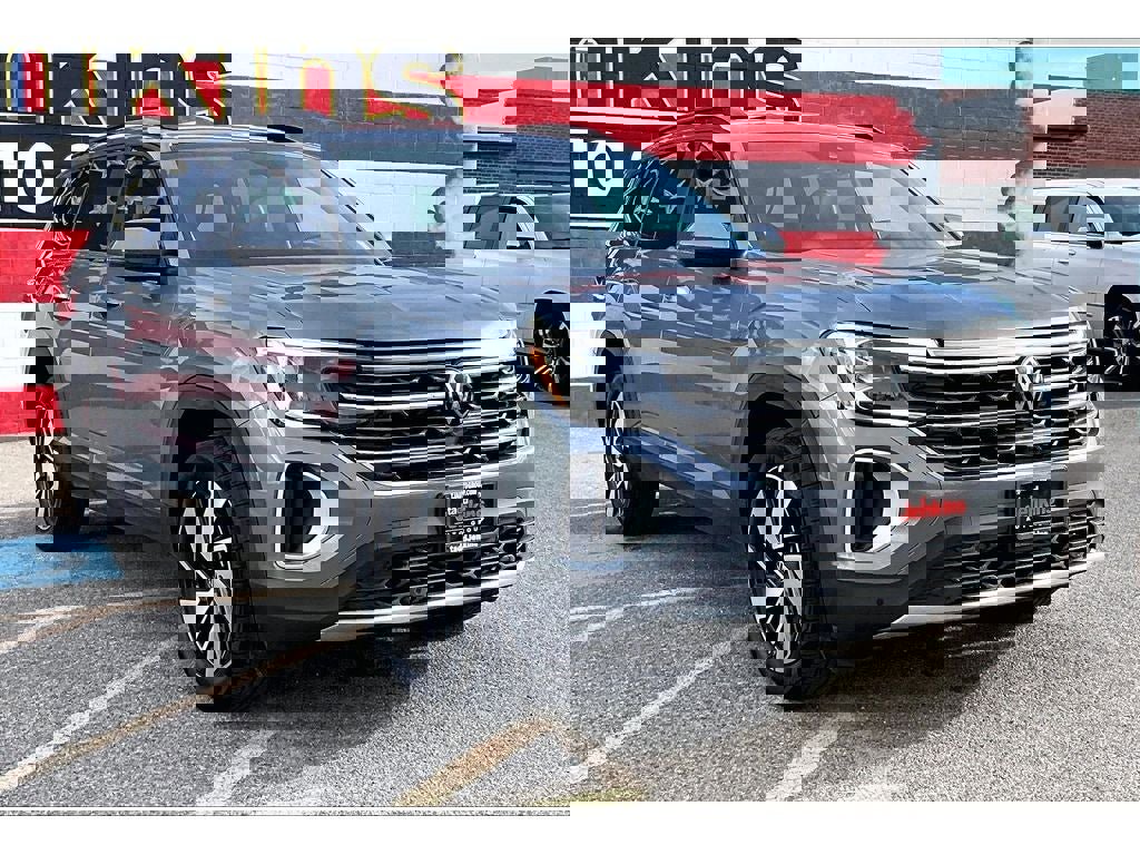 Used 2025 Volkswagen Atlas SE image 12