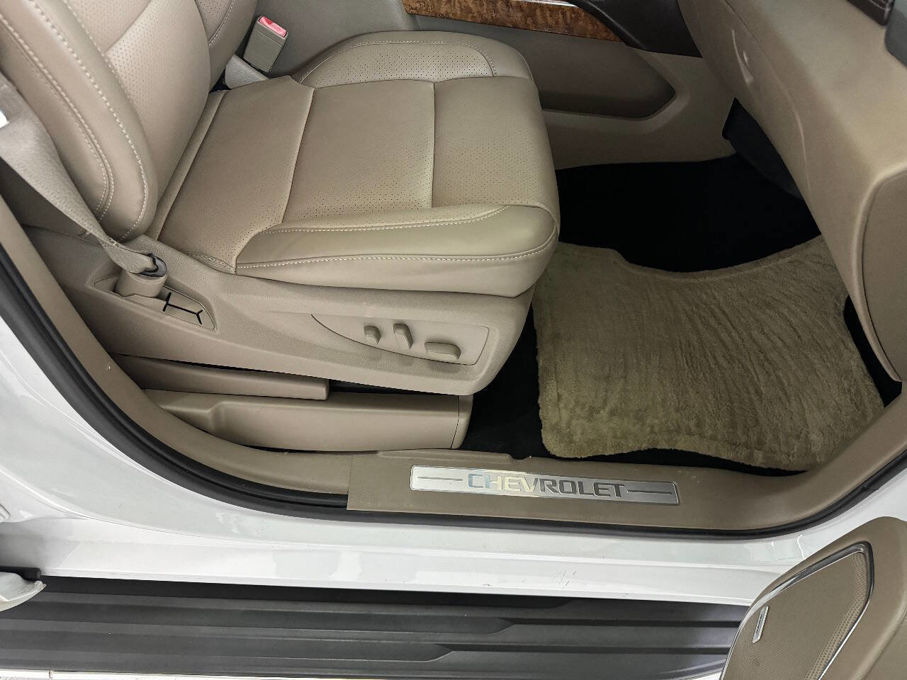 Used 2015 Chevrolet Suburban LTZ image 44