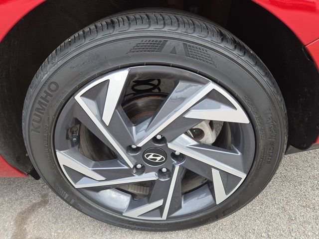 Certified 2025 Hyundai Elantra Sport image 29