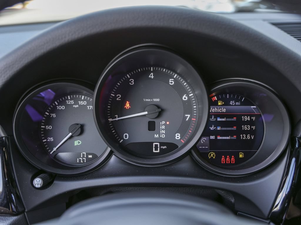 Certified 2026 Porsche Macan AWD/4WD image 16