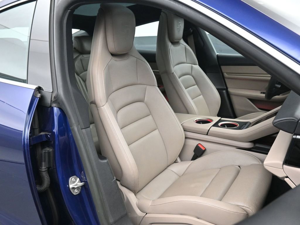 Used 2022 Porsche Taycan image 18