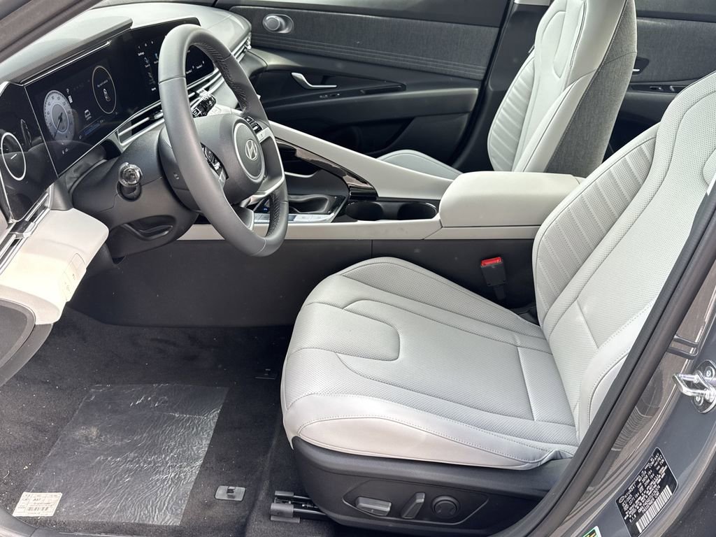 New 2026 Hyundai Elantra Limited FWD image 9