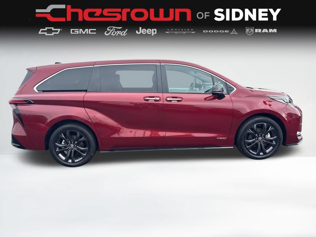 Used 2021 Toyota Sienna XSE FWD image 6