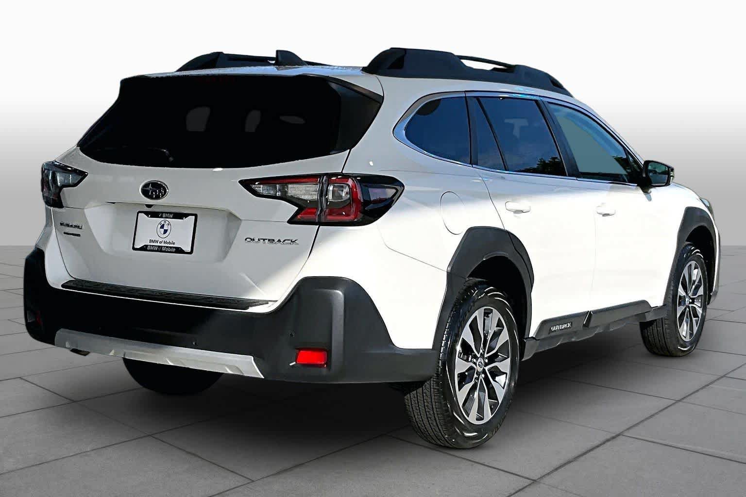 Used 2025 Subaru Outback Limited AWD/4WD image 12