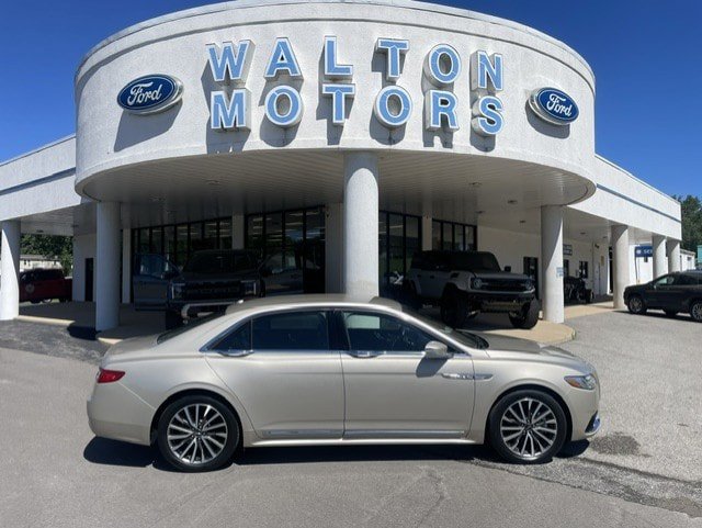 Used 2017 Lincoln Continental Select w/ Climate Package