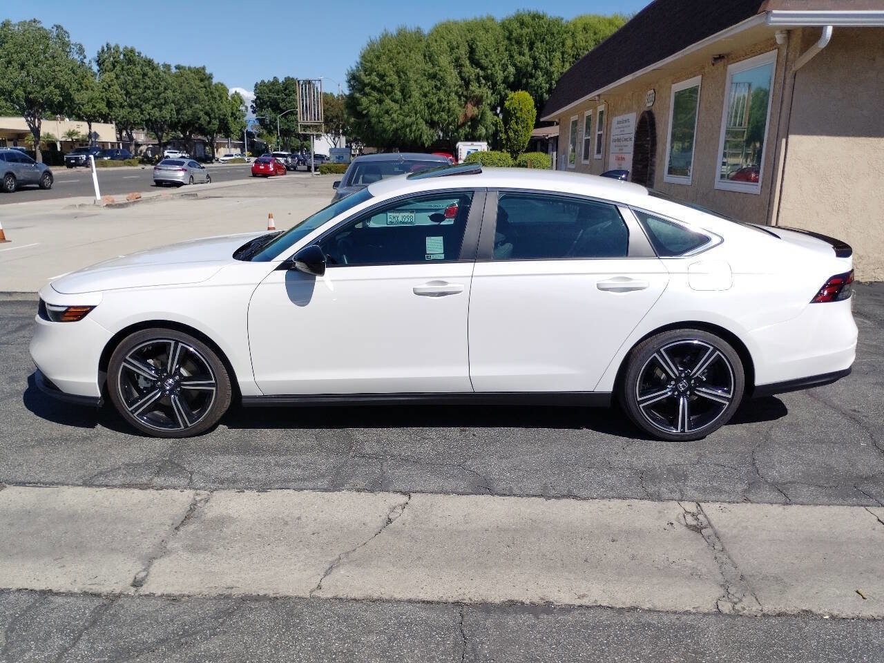 Used 2025 Honda Accord Sport image 9