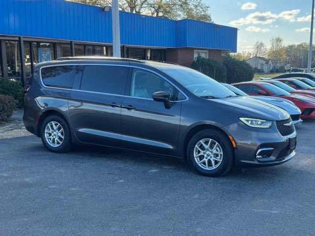 Used 2022 Chrysler Pacifica Touring-L FWD image 8