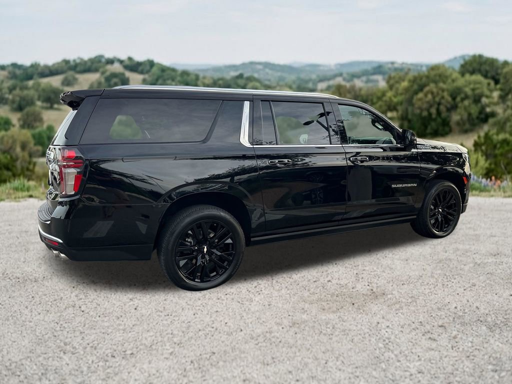 Used 2023 Chevrolet Suburban High Country AWD/4WD image 10