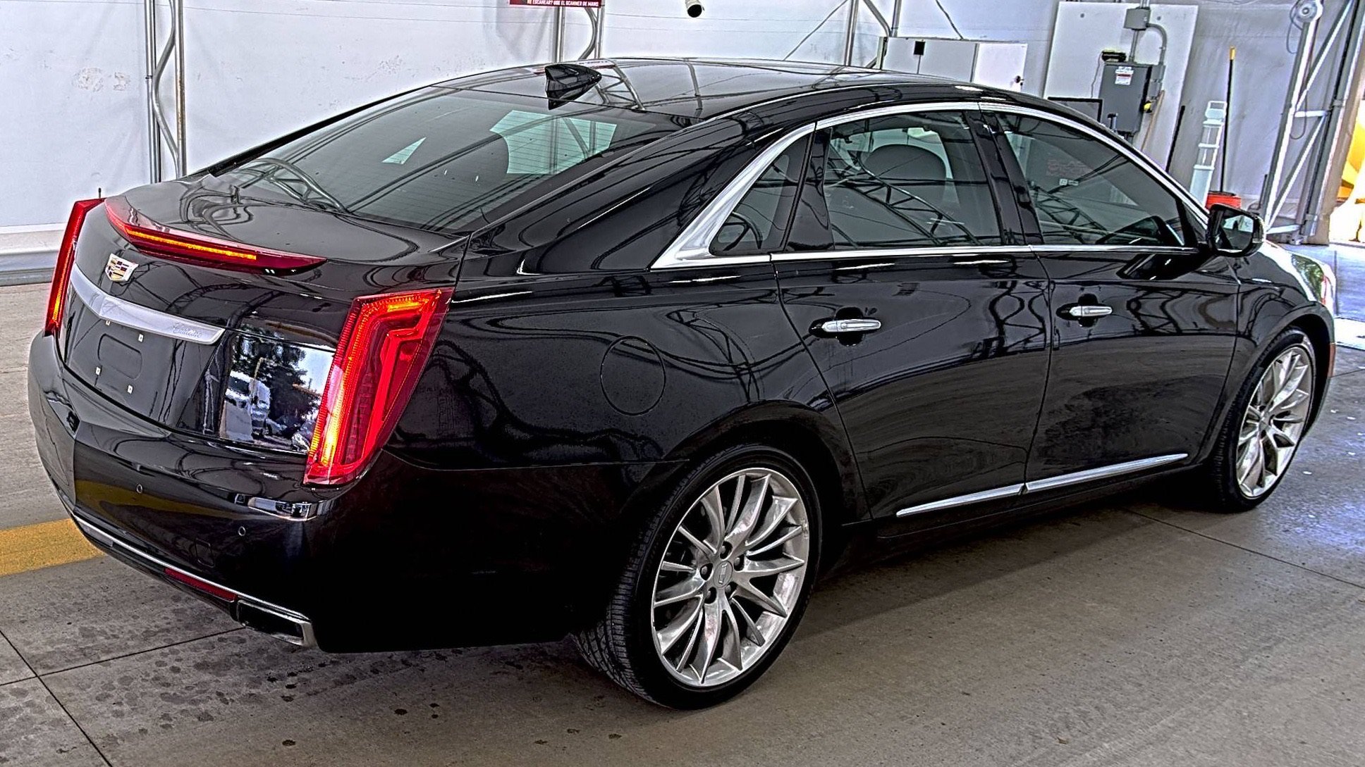 Used 2016 Cadillac XTS Platinum AWD/4WD image 4