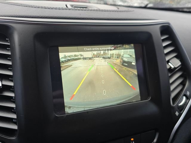 Used 2021 Jeep Cherokee Latitude Plus image 27