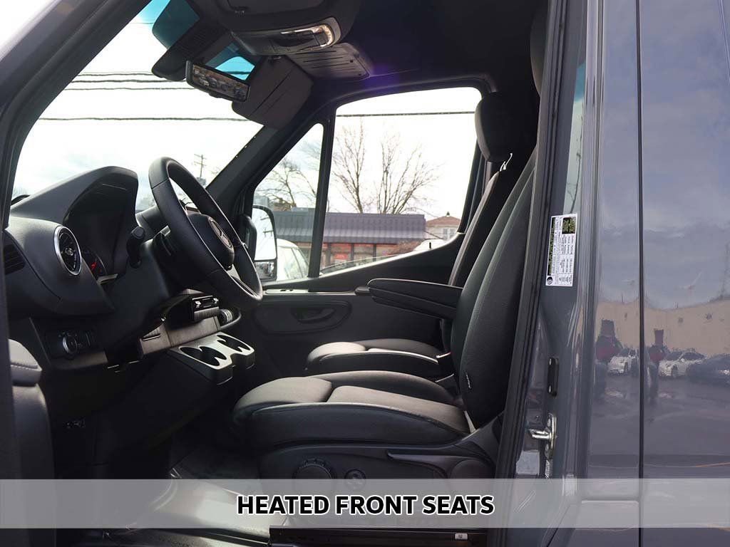 Used 2025 Mercedes-Benz Sprinter 3500 image 5