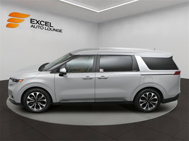 Used 2022 Kia Carnival EX image 45